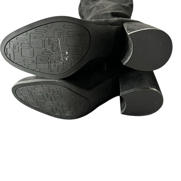 Unisa Women’s Black Over the Knee Boots Faux Suede Pull On SZ 7 - Picture 3 of 5